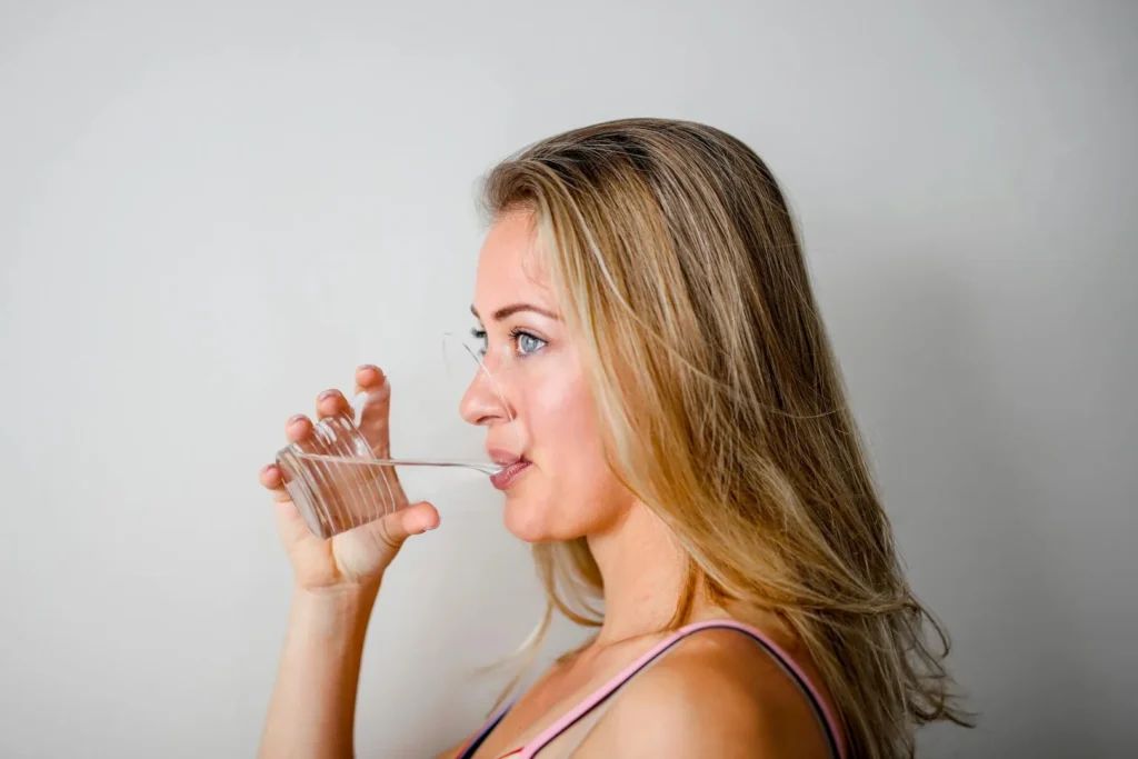 Hydratation : combien d'eau par jour vraiment et comment l'intégrer