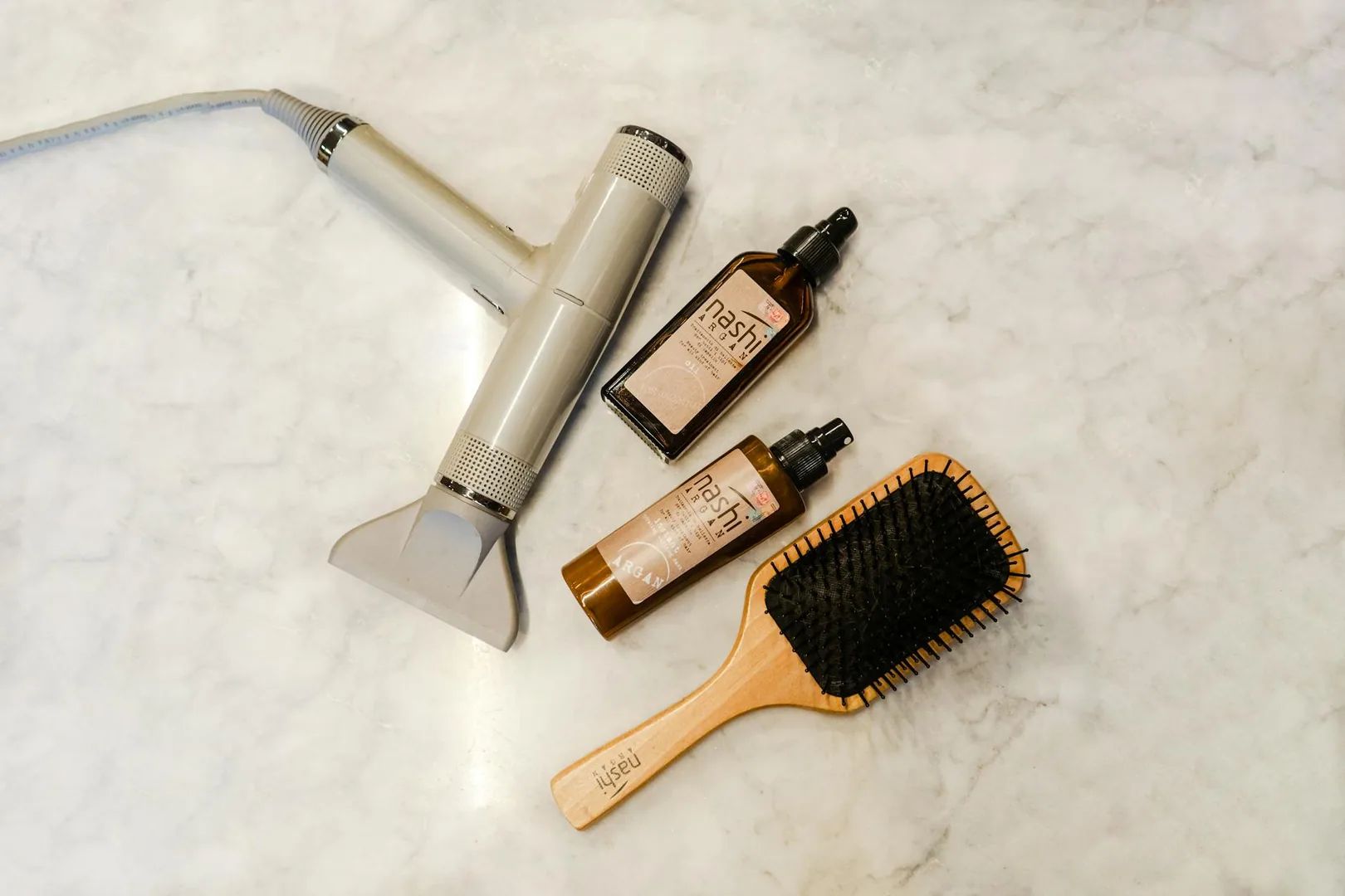 Routine cheveux minimaliste : la base qui suffit vraiment