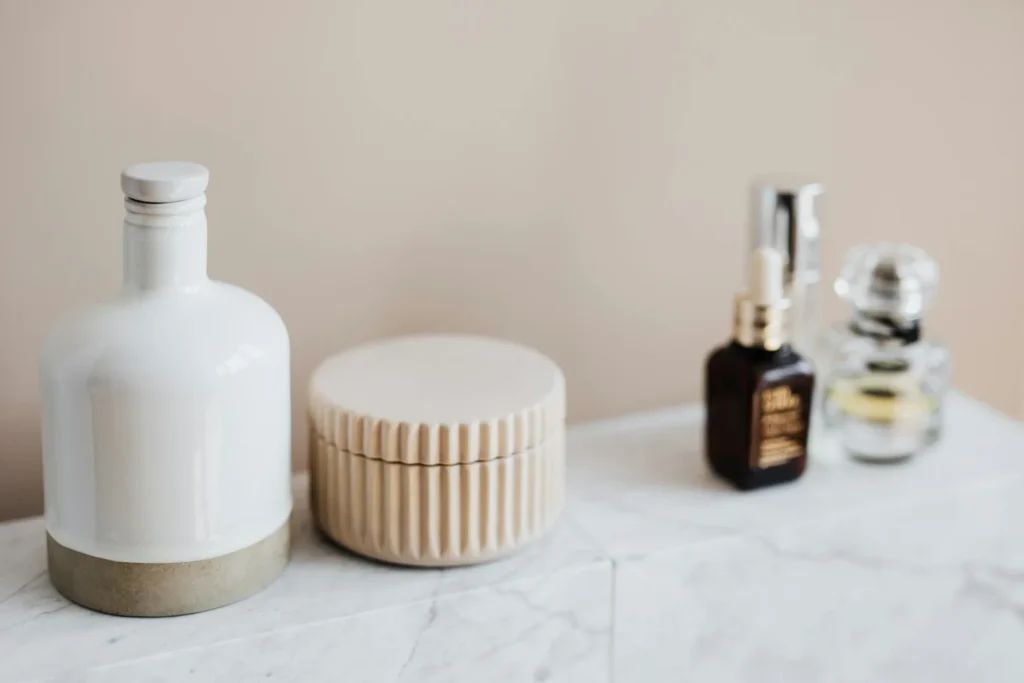 Routine skincare minimaliste : la méthode 3 produits qui suffit vraiment